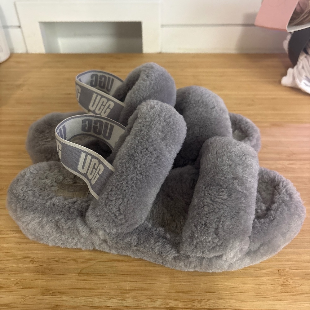 UGG fluffy slippers